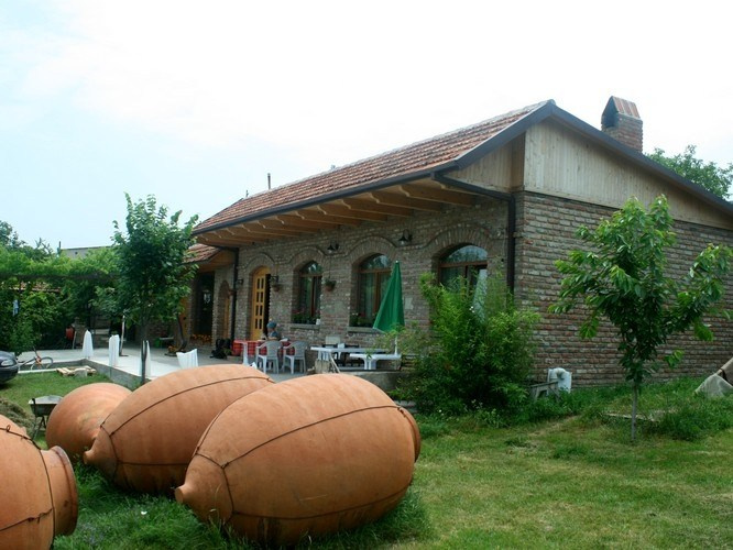 «Погреб Яго» (Iago’s Winery) в селе Чардахи (окрестности Мцхеты). Фотограф для маркетплейсов Михаил Бове