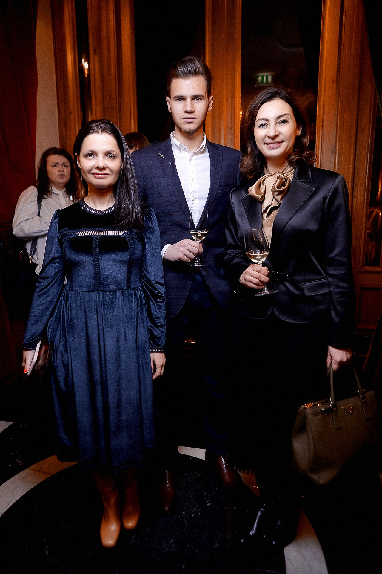 СВЕТСКАЯ ХРОНИКА