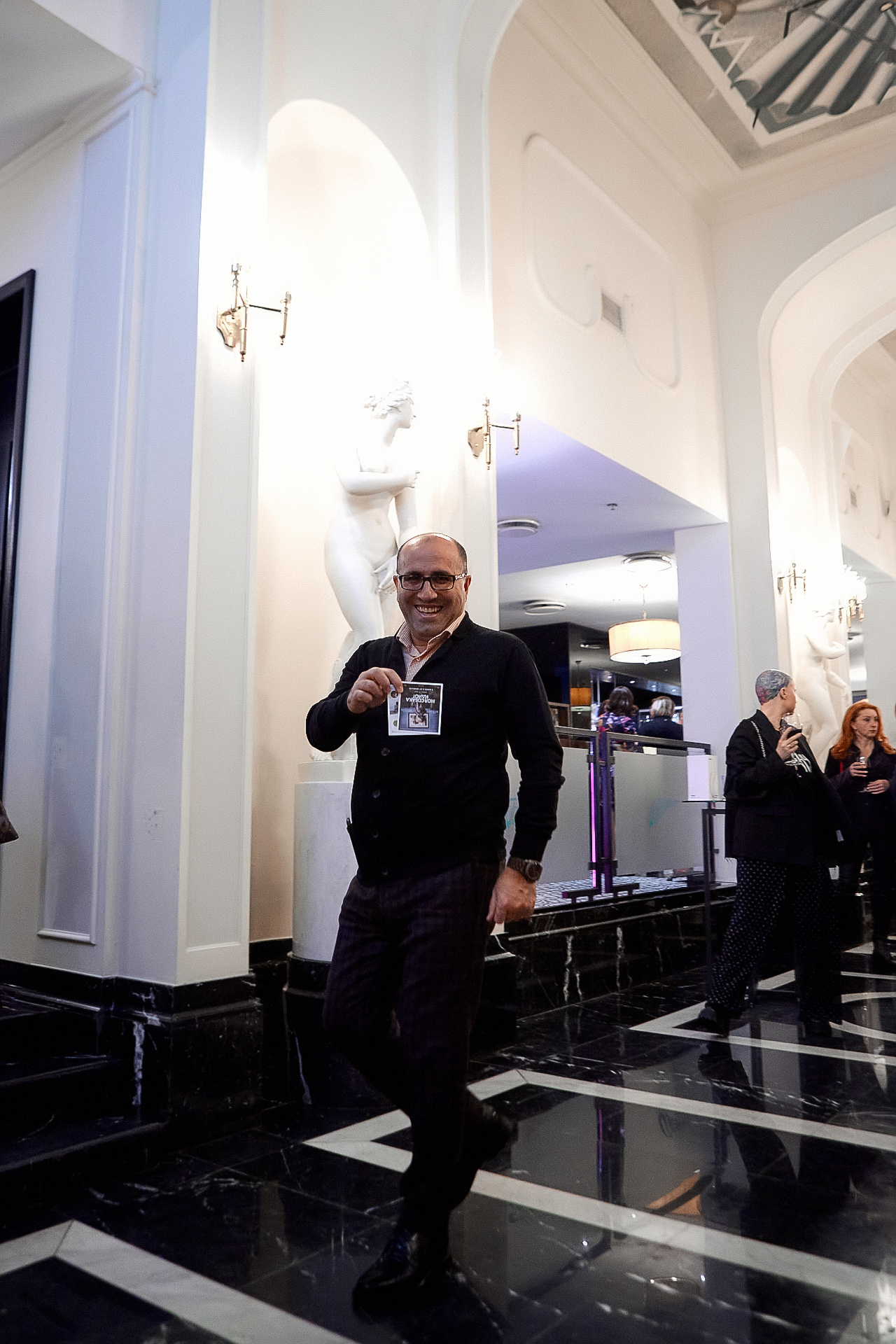 СВЕТСКАЯ ХРОНИКА