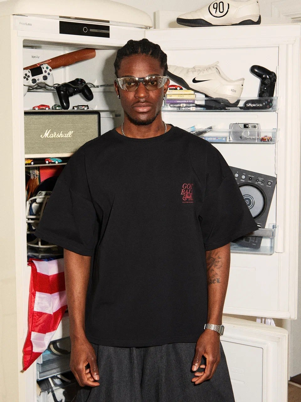 Организуем съемку вашей коллекции одежды в Москве: полный продюссинг. Подберем локацию, моделей, обеспечим качественный свет и продающие ракурсы.