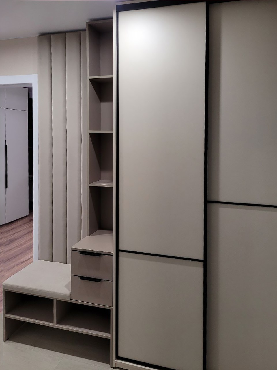 Шкафы, гардеробные и прихожие на заказ в Евпатории. Мебель на заказ в Евпатории