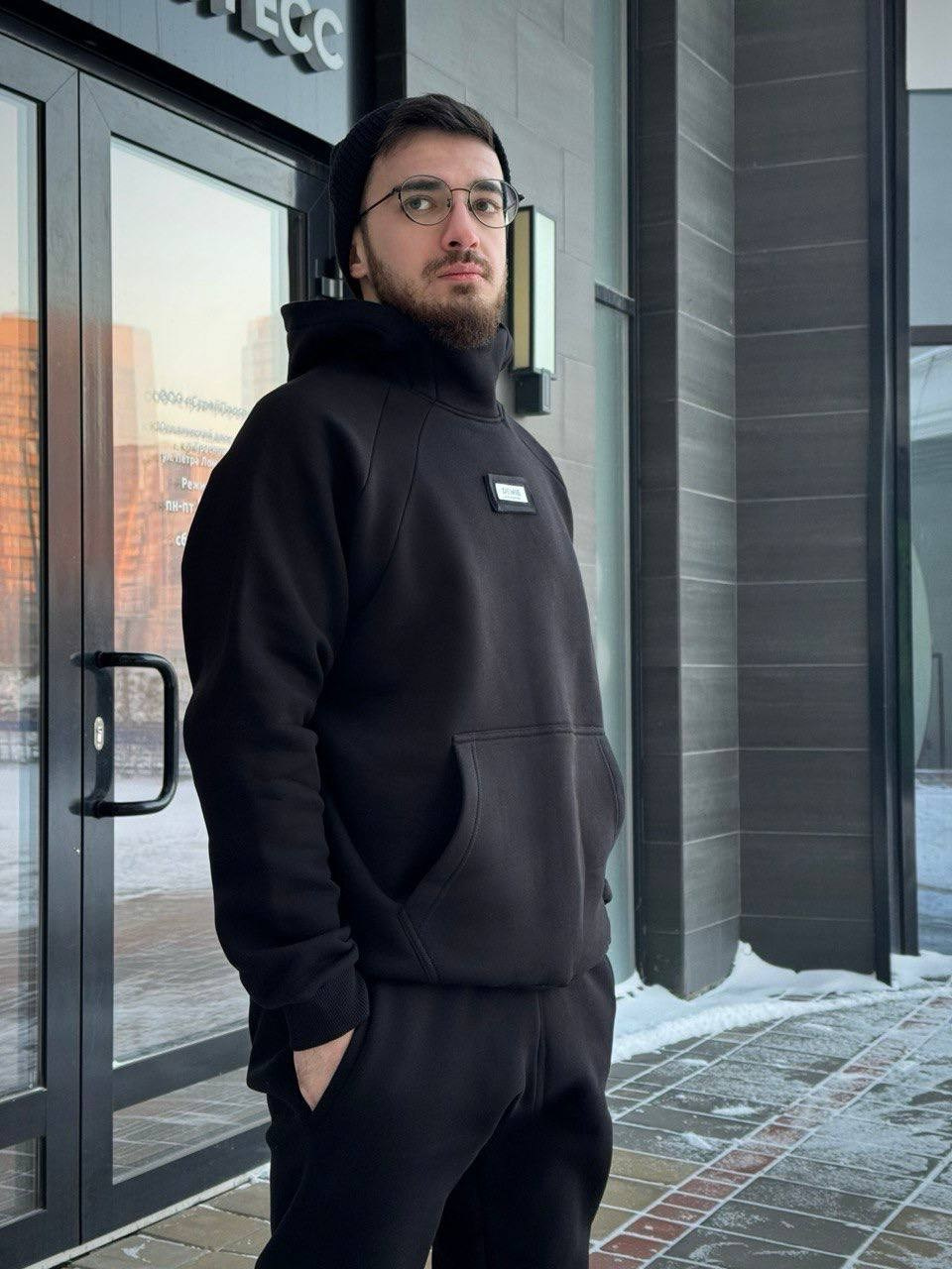 Акбер Ш. LUNAPRO Дом стильных, сборных и индивидуальных съемок для брендов