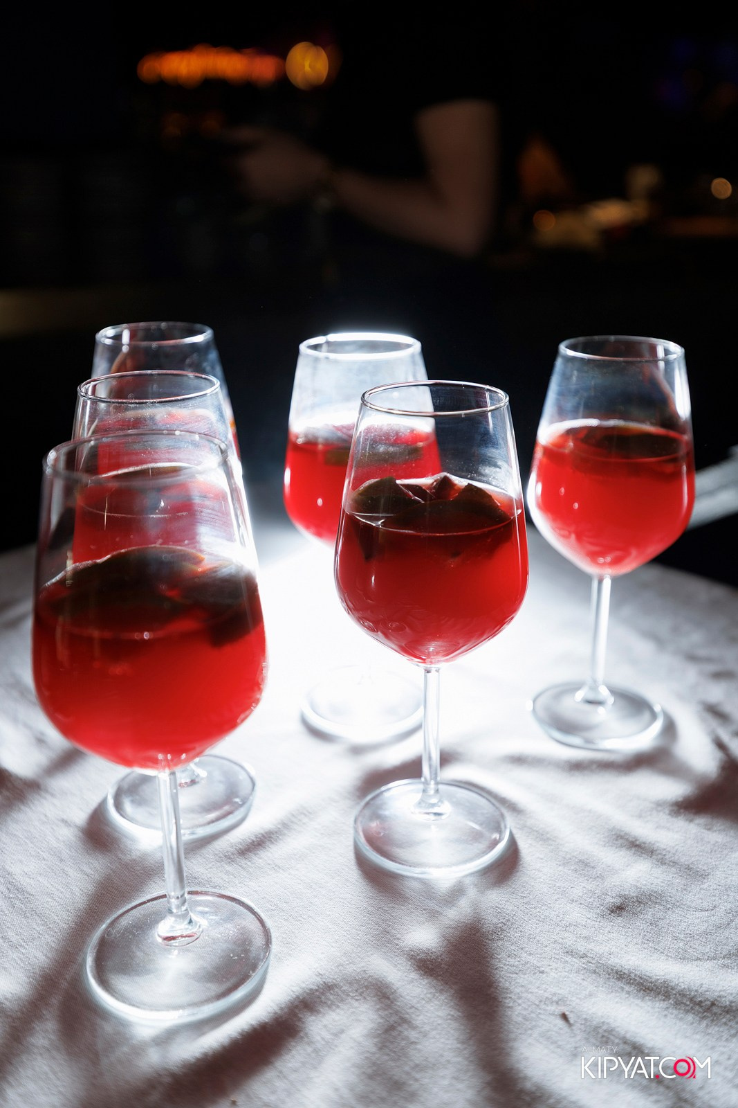 OLOVO BAR НА САТПАЕВА. КИПЯТКОМ АЛМАТЫ! Фотосъемка мероприятий в Алматы