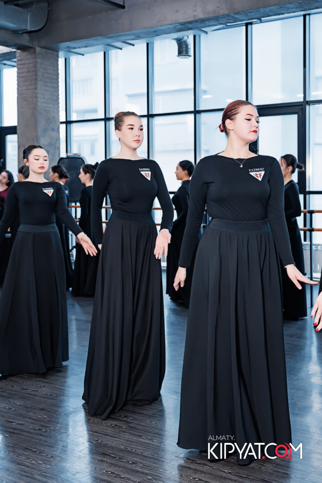 BLOCKBUSTER ТАНЦЕВАЛЬНАЯ АКАДЕМИЯ. КИПЯТКОМ АЛМАТЫ!