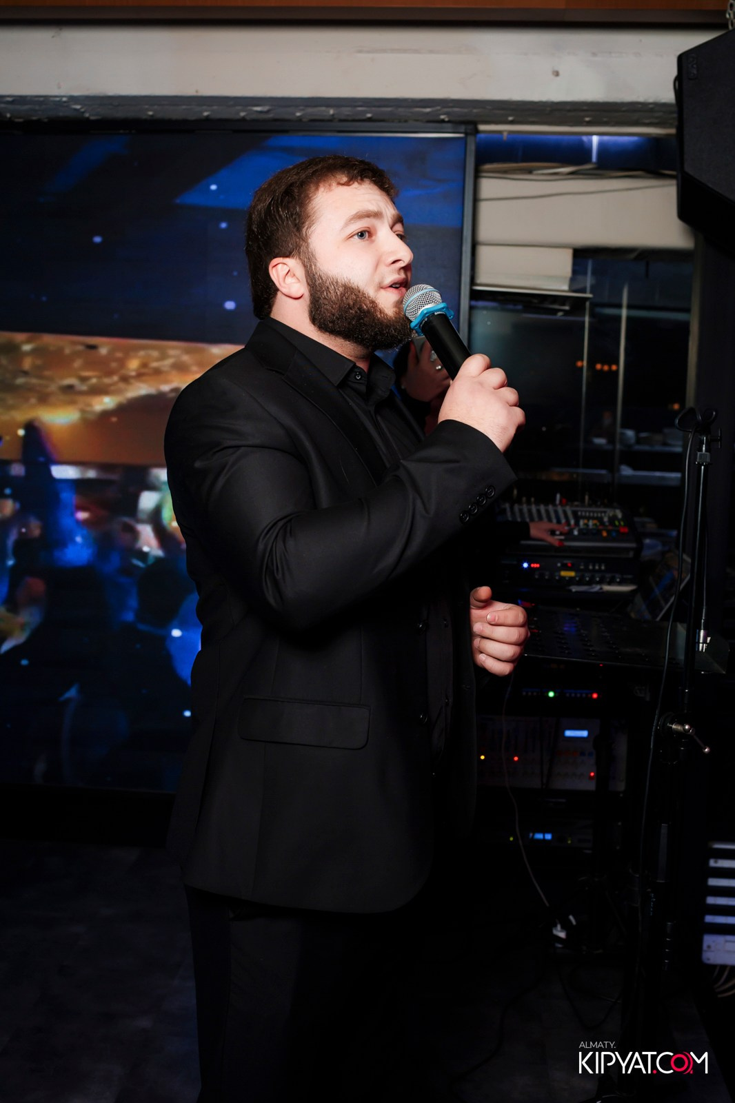 КАВКАЗСКИЙ ВЕЧЕР В ВАХТАНГУРИ. КИПЯТКОМ АЛМАТЫ!