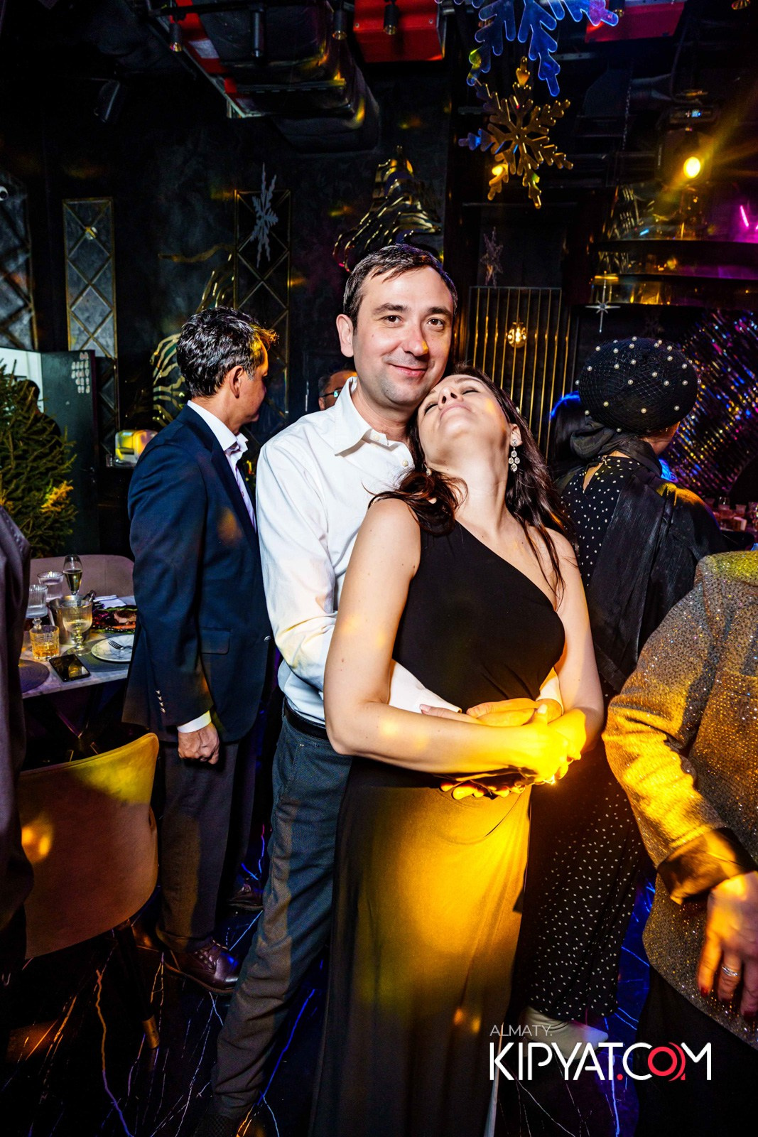 MOOD KARAOKE & TERRACE. КИПЯТКОМ АЛМАТЫ!