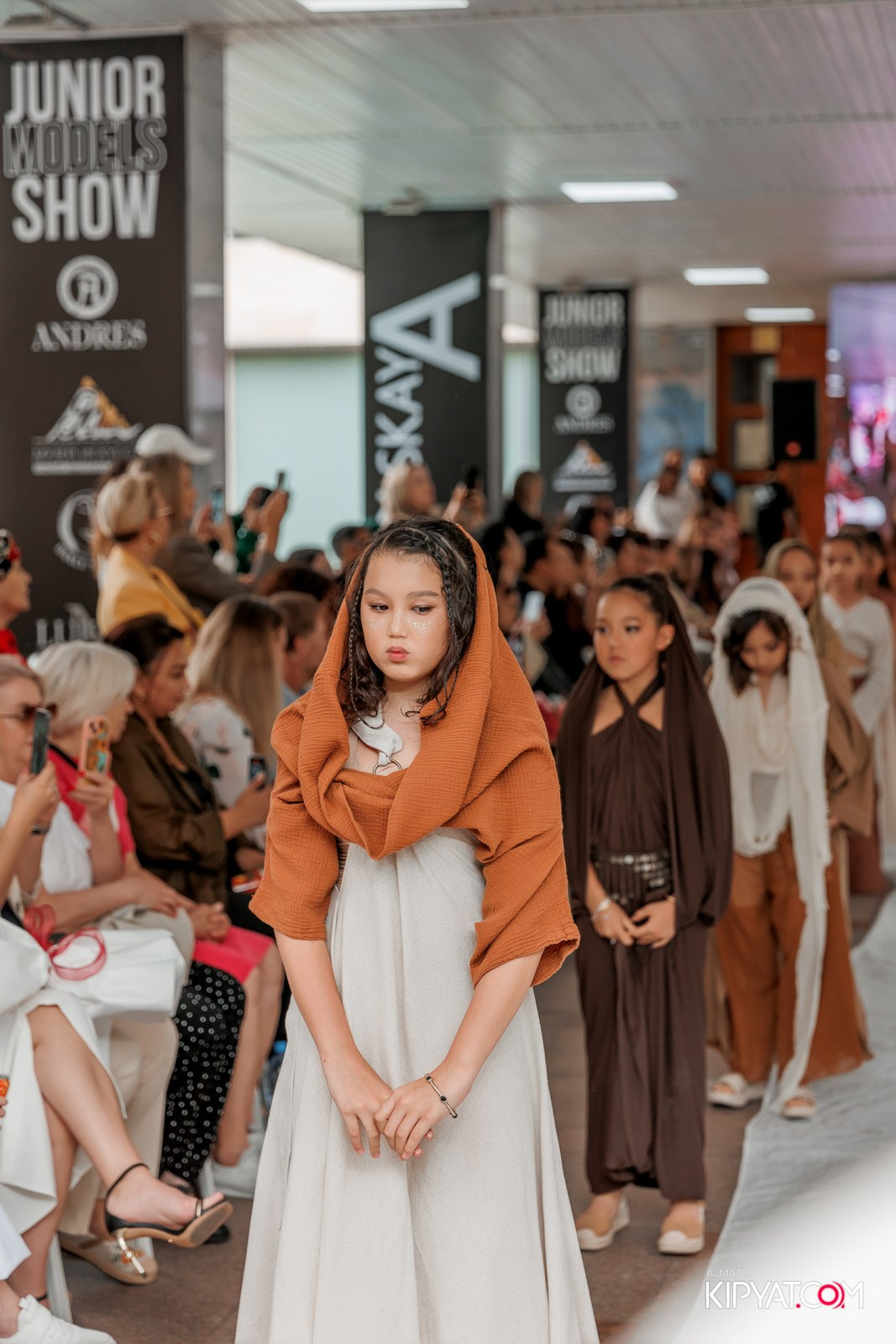 JUNIOR FASHION SHOW. КИПЯТКОМ АЛМАТЫ!