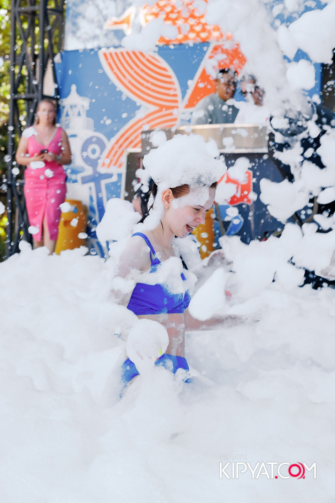 ПЕННАЯ ВЕЧЕРИНКА/ДЫМОВОЕ ШОУ/БАССЕЙН DELIGHT POOL. КИПЯТКОМ АЛМАТЫ!