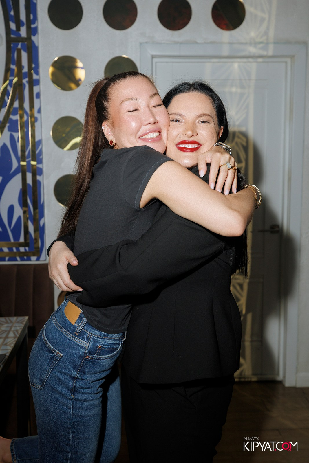 УХО И МЕДВЕДЬ НА КУРМАНАГАЗЫ. КИПЯТКОМ АЛМАТЫ! Фотосъемка мероприятий в Алматы