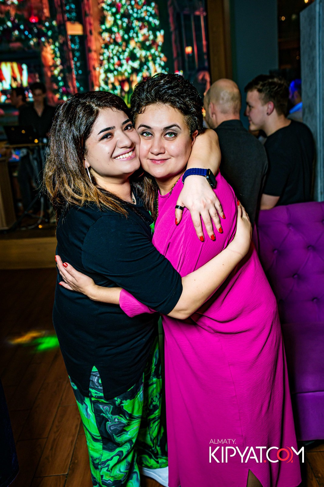 ГРУЗИНСКИЙ ДВОР НА КАБАНБАЙ БАТЫРА. КИПЯТКОМ АЛМАТЫ!