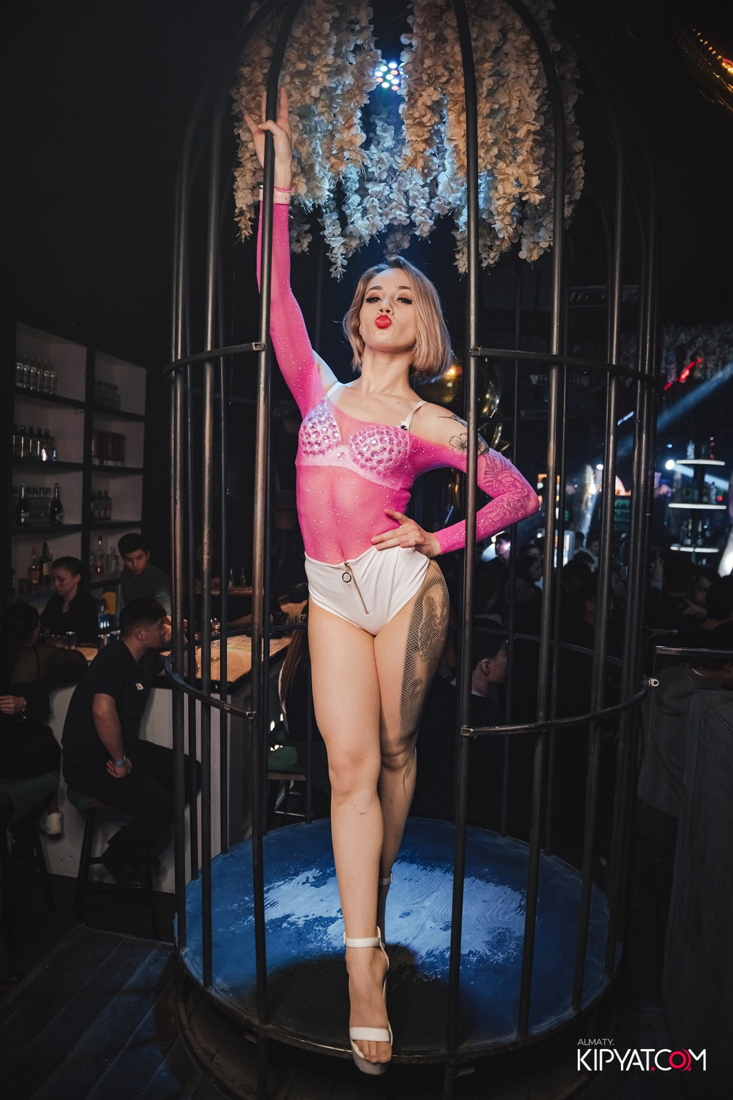 UYAT EMES BAR. КИПЯТКОМ АЛМАТЫ!