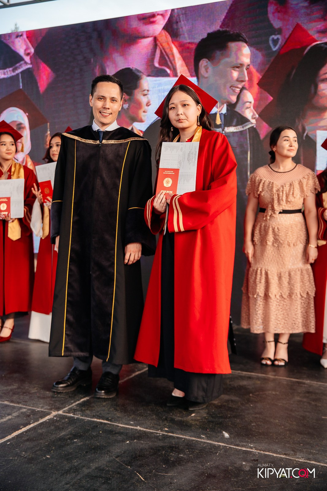 ВРУЧЕНИЕ ДИПЛОМОВ — НАРХОЗ КОЛЛЕДЖ. Part 3. КИПЯТКОМ АЛМАТЫ!