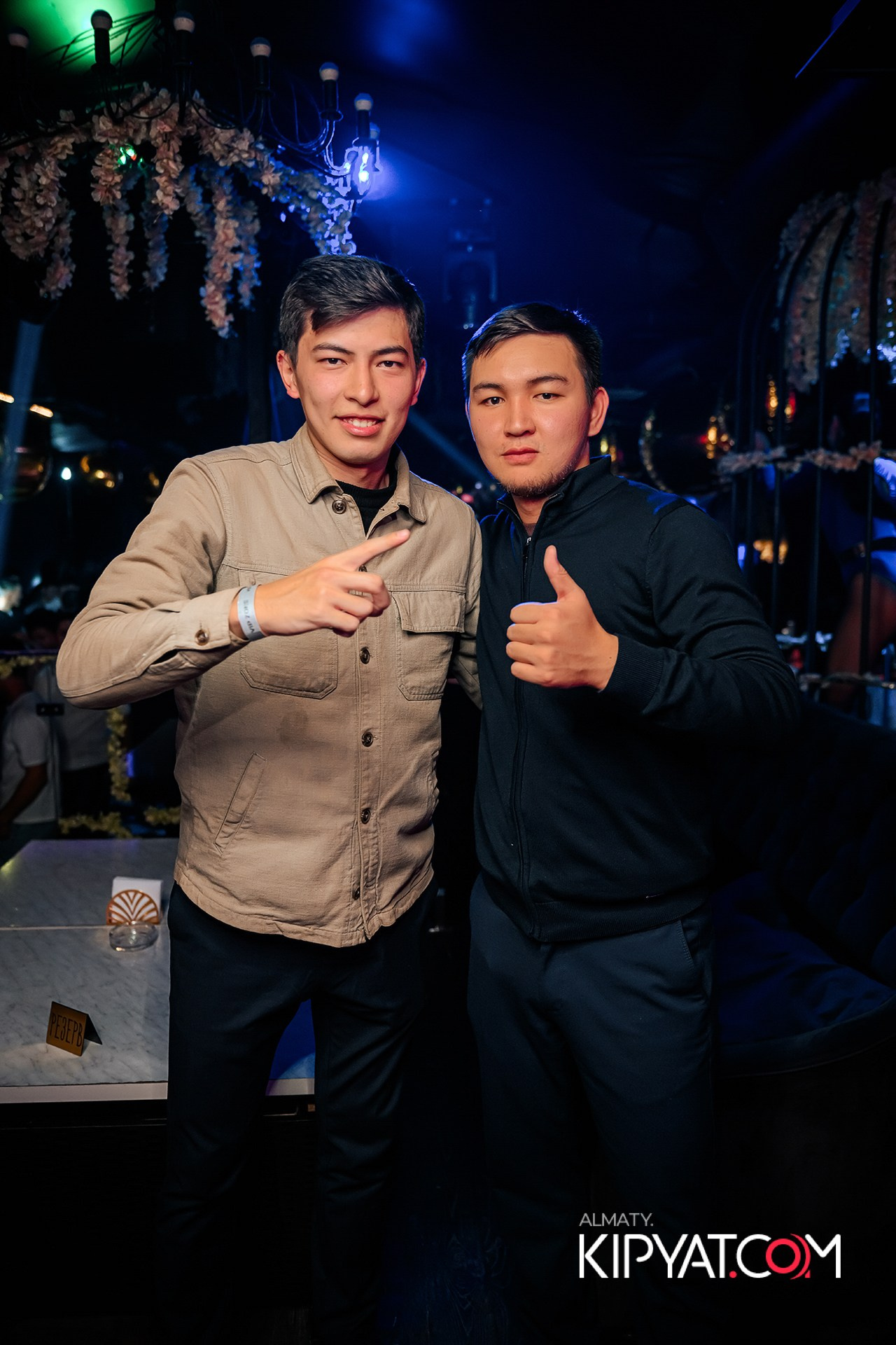 UYAT EMES BAR. КИПЯТКОМ АЛМАТЫ!