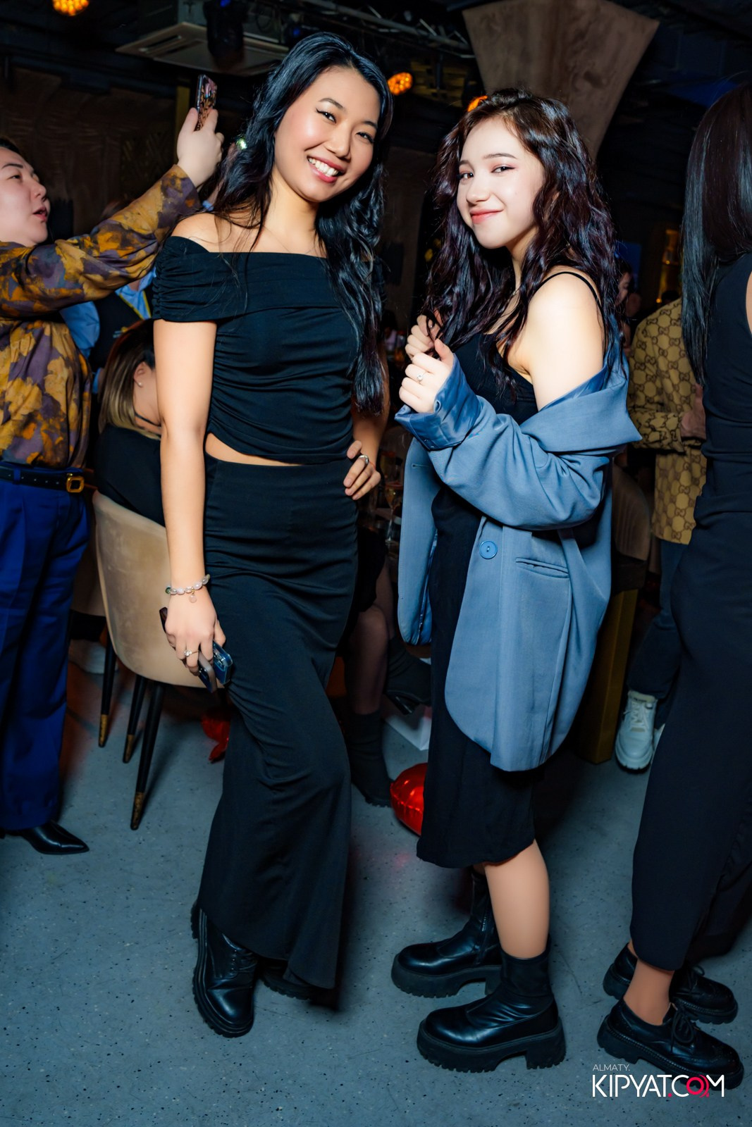 LAUREATE KARAOKE HALL. КИПЯТКОМ АЛМАТЫ!