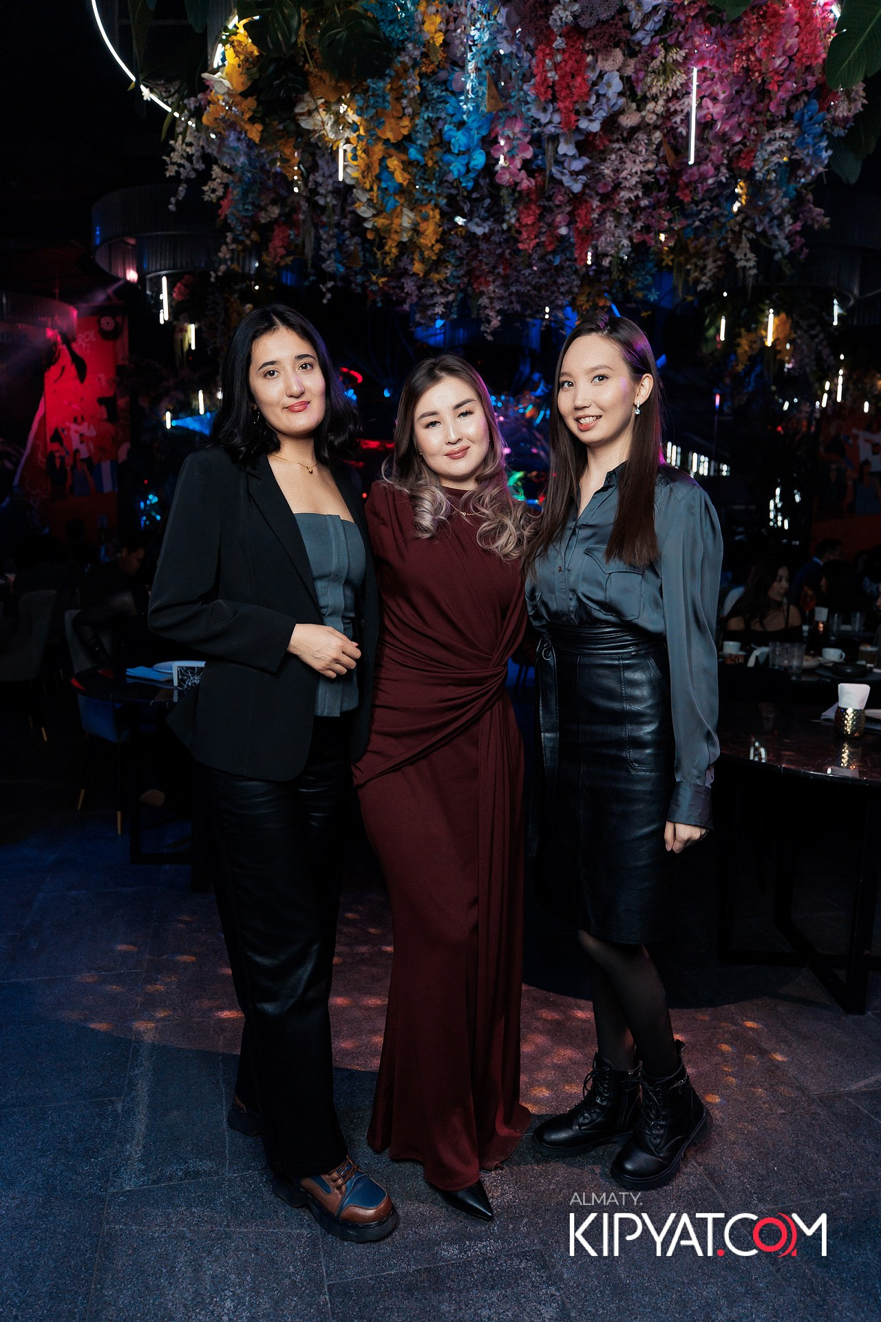 FRIENDS TERRACE & BAR. КИПЯТКОМ АЛМАТЫ! Фотосъемка мероприятий в Алматы