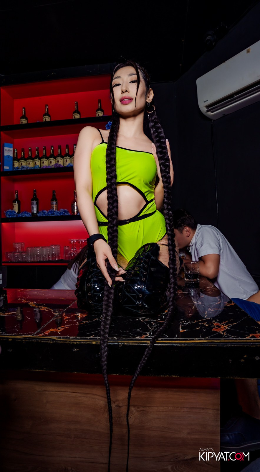 UYAT EMES BAR. КИПЯТКОМ АЛМАТЫ!