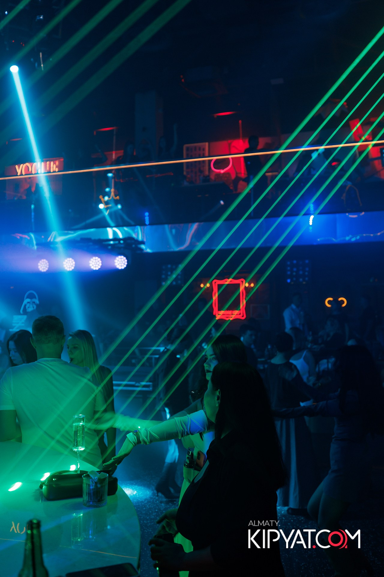 КОНЦЕРТ ГРУППЫ HIFI SANTA BARBARA. КИПЯТКОМ АЛМАТЫ!