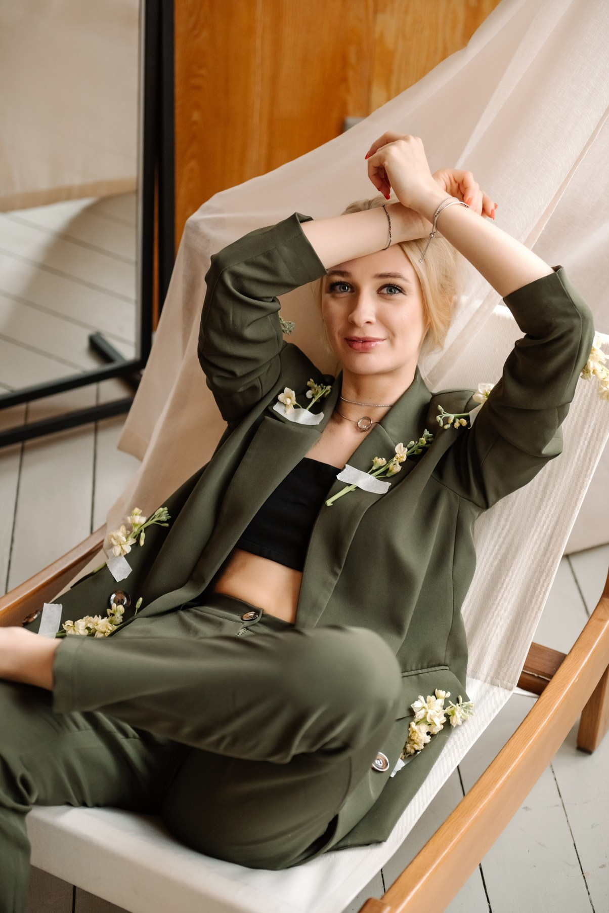 Индивидуальная. Деловой образ с цветами. Свадебный и сеейный фотограф в Санкт-Петербурге Елена Худякова