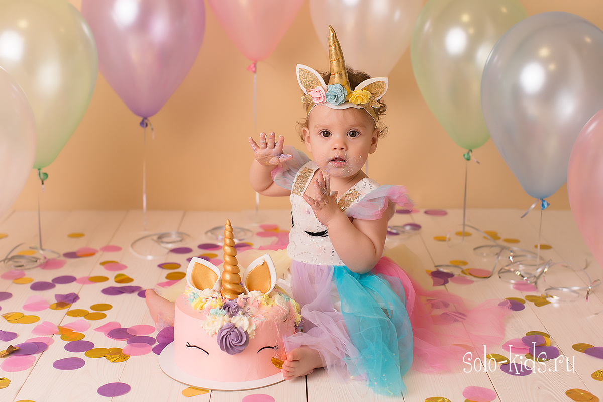 Фотографии на годик. Фотограф новорожденных в Екатеринбурге Анастасия Быдзина