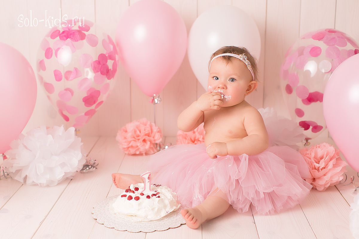 Фотографии на годик. Фотограф новорожденных в Екатеринбурге Анастасия Быдзина