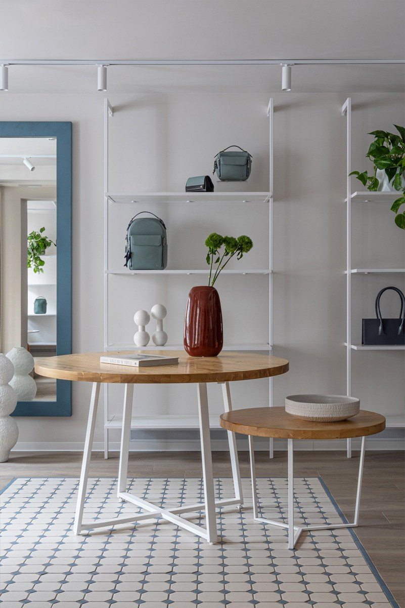 Nizhny Novgorod, Bolshaya Pokrovskaya 9, together with designer Yana Meglitskaya. Olga Goldina architectural interior design, styling and staging