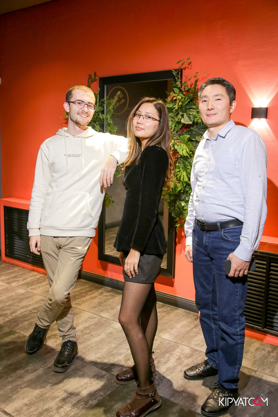 LIFE GRILL CAFE. КИПЯТКОМ АЛМАТЫ!