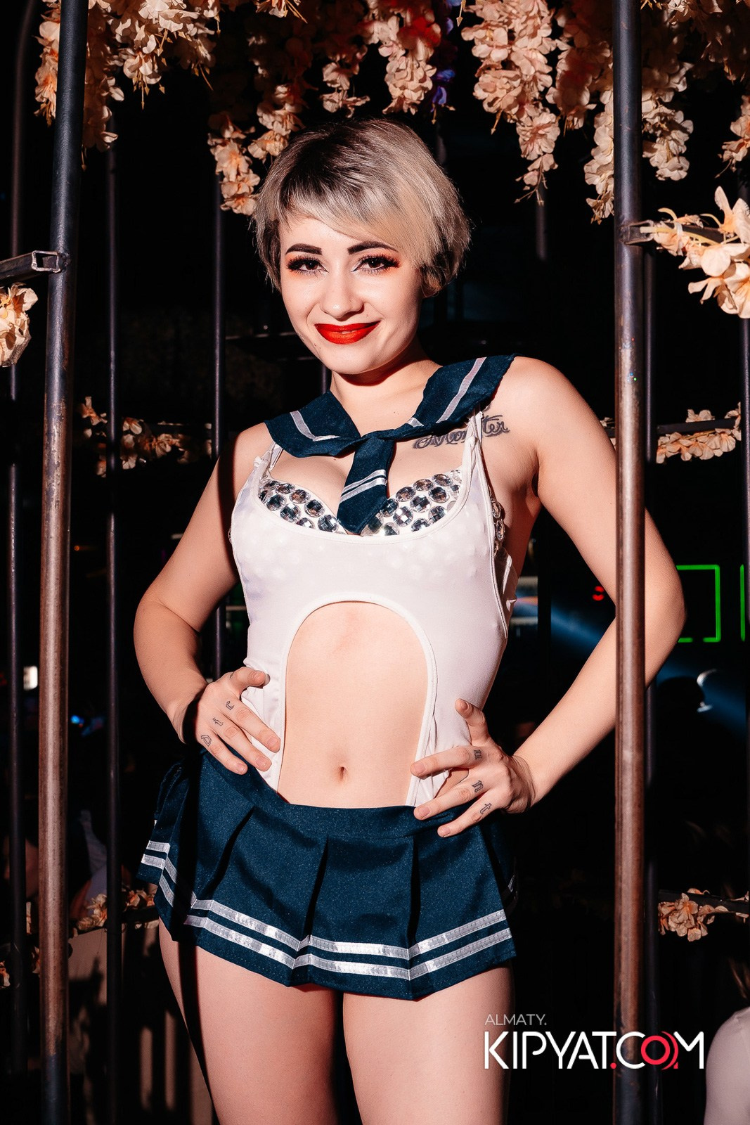 UYAT EMES BAR. КИПЯТКОМ АЛМАТЫ!