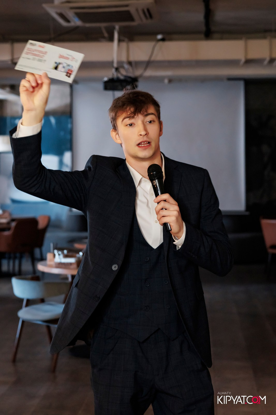 ПИНТА НА СЕЙФУЛЛИНА. КИПЯТКОМ АЛМАТЫ! Фотосъемка мероприятий в Алматы