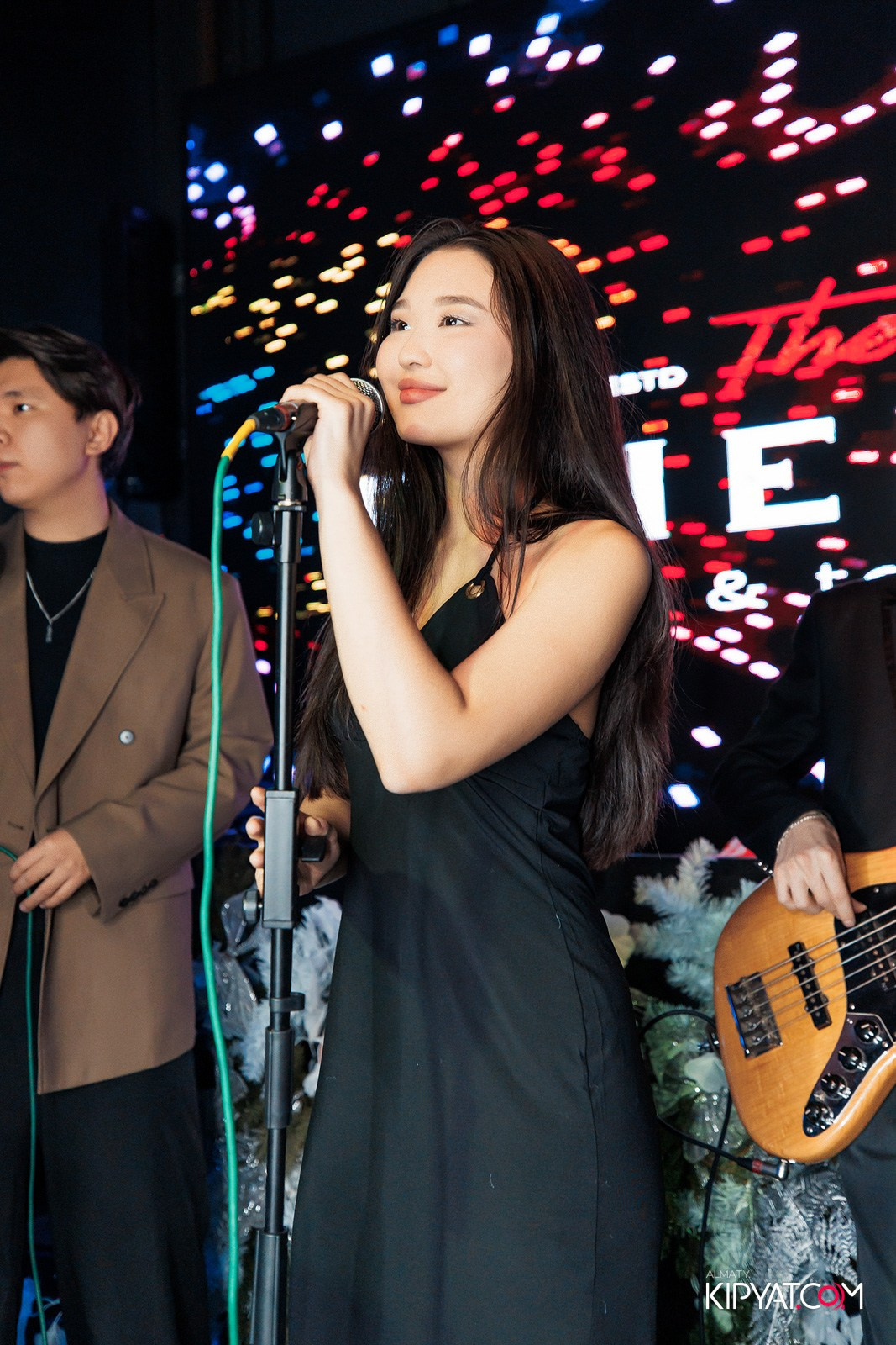 FRIENDS BAR & TERRACE. КИПЯТКОМ АЛМАТЫ!