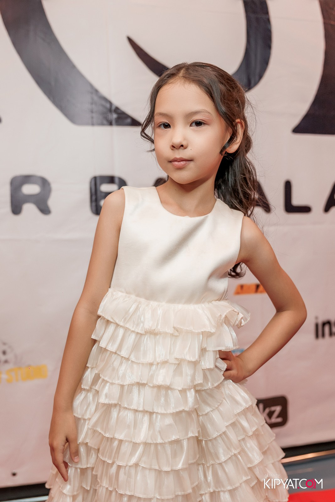 ПРЕЗЕНТАЦИЯ 10 ГРУППЫ КИНОПРОЕКТА STARBALALAR. КИПЯТКОМ АЛМАТЫ!