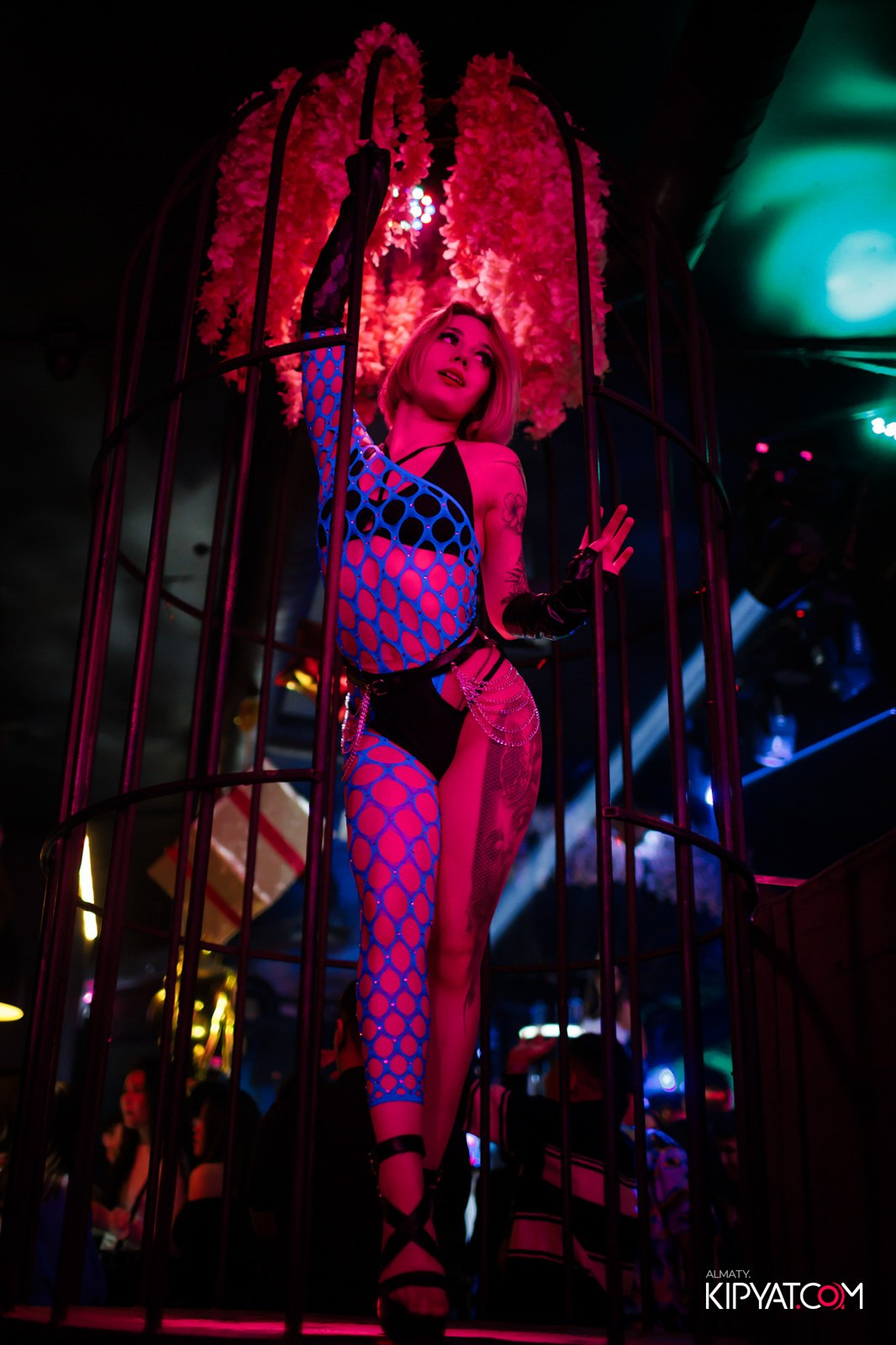 UYAT EMES BAR. КИПЯТКОМ АЛМАТЫ!