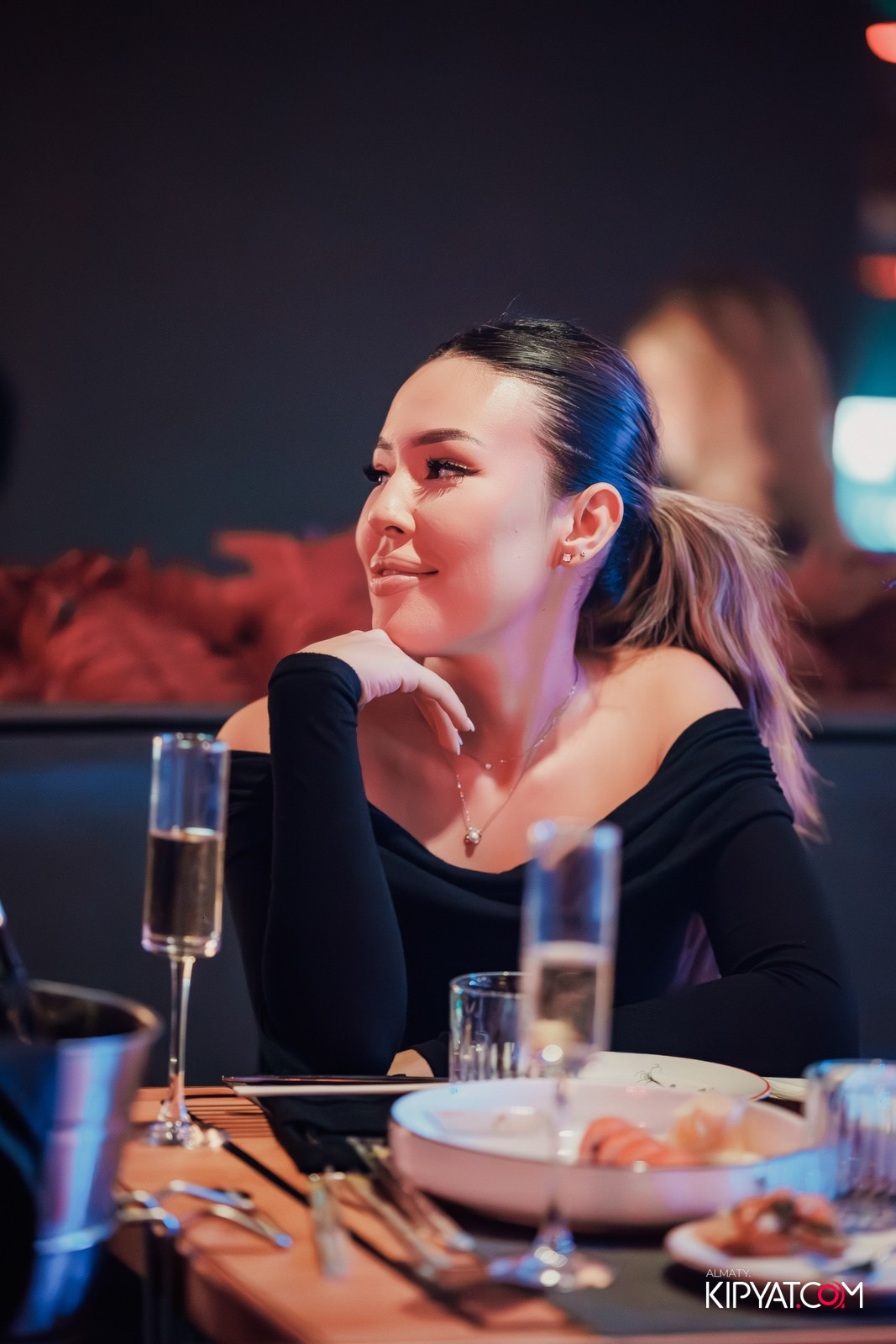 FITNESS ЁЛКА в ночном клубе SANTA BARBARA. КИПЯТКОМ АЛМАТЫ!