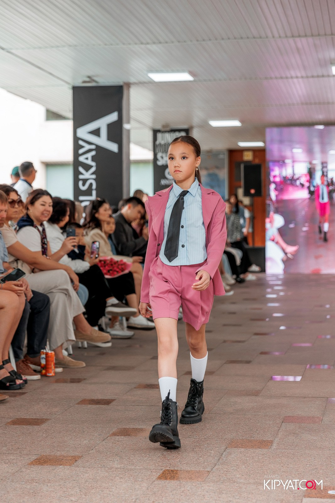 JUNIOR FASHION SHOW. КИПЯТКОМ АЛМАТЫ!