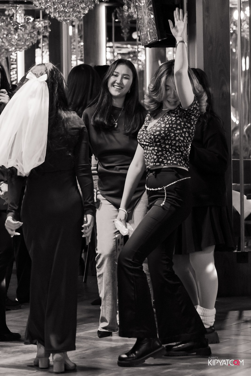 ЗАЯ, НА БИС. КИПЯТКОМ АЛМАТЫ!