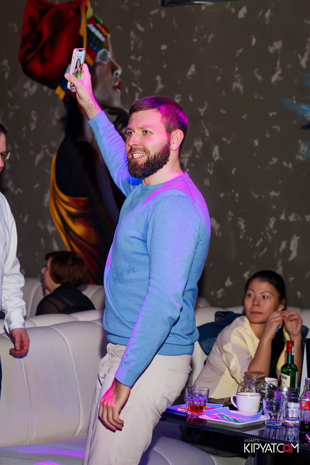 МУЗЫКАЛЬНОЕ ЛОТО В HIT RETRO. КИПЯТКОМ АЛМАТЫ! Фотосъемка мероприятий в Алматы