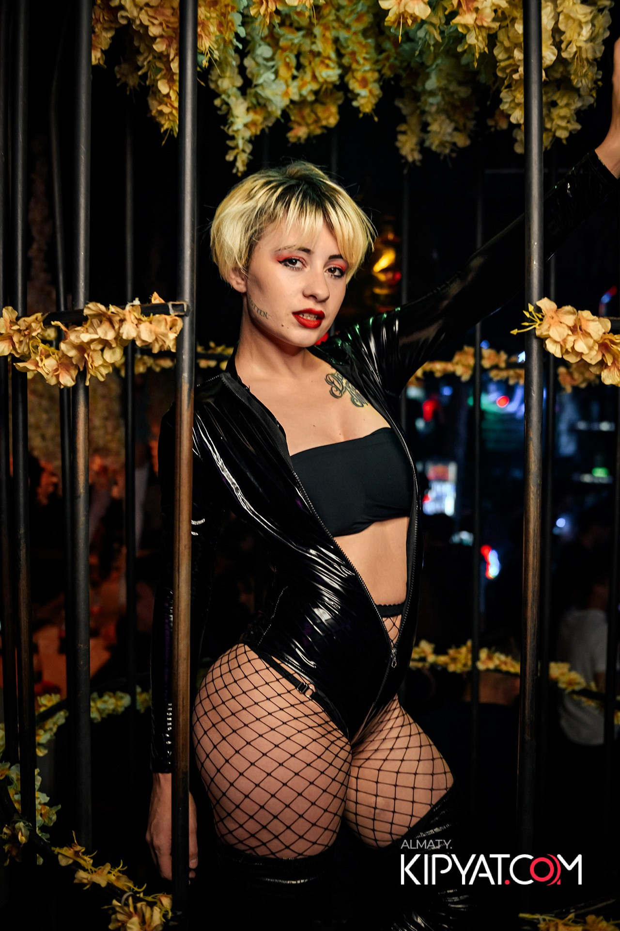 UYAT EMES BAR. КИПЯТКОМ АЛМАТЫ!