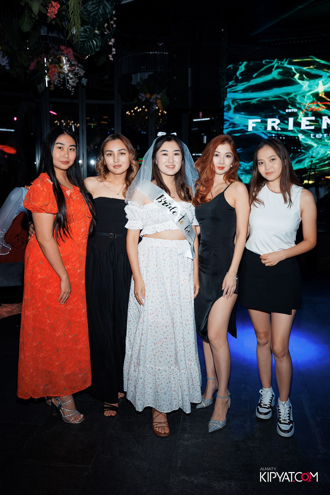 FRIENDS BAR & TERRACE. КИПЯТКОМ АЛМАТЫ!