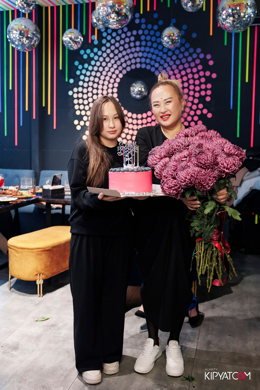 ЗАЯ, НА БИС. КИПЯТКОМ АЛМАТЫ!