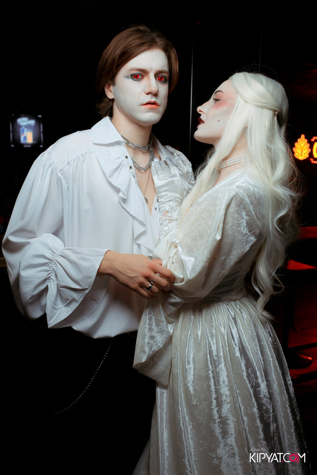 БАЛ НЕЧИСТИ В HIT RETRO. КИПЯТКОМ АЛМАТЫ!