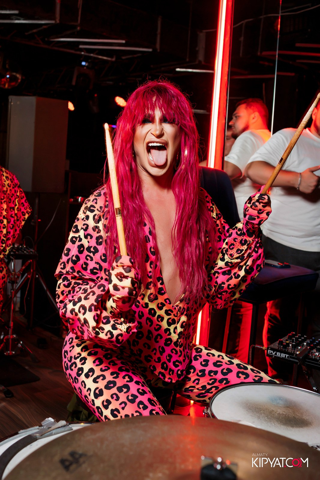 НОЧНОЙ КЛУБ ICON. КИПЯТКОМ АЛМАТЫ!