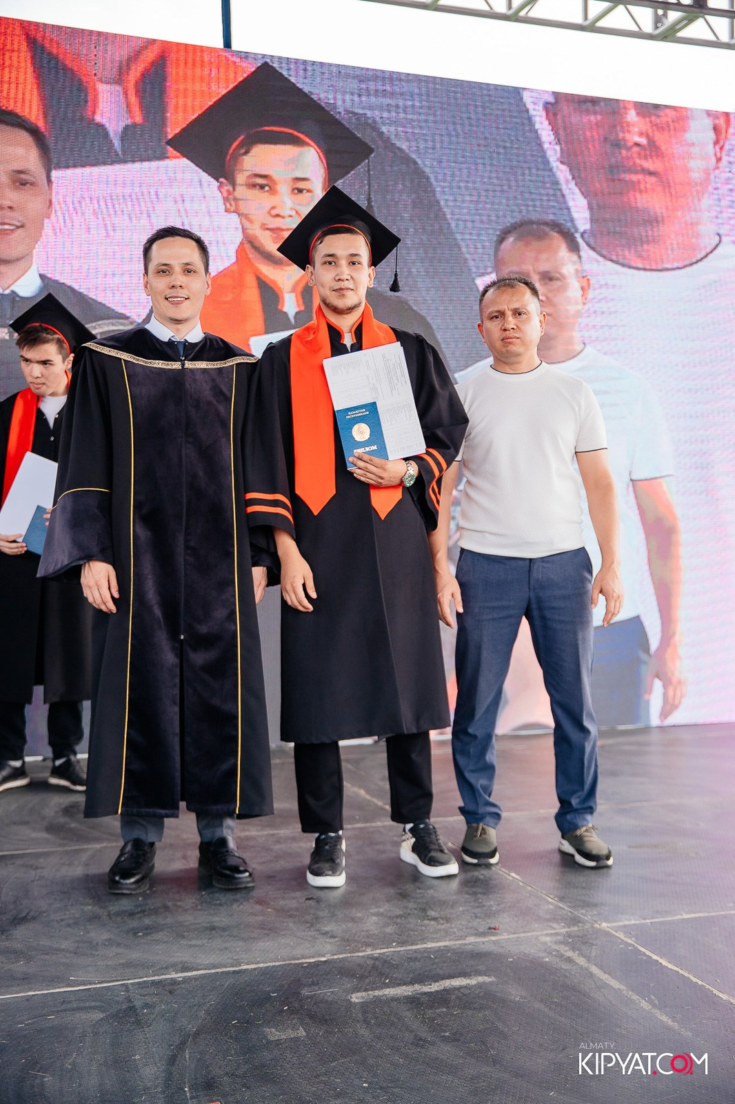 ВРУЧЕНИЕ ДИПЛОМОВ — НАРХОЗ КОЛЛЕДЖ. Part 3. КИПЯТКОМ АЛМАТЫ!