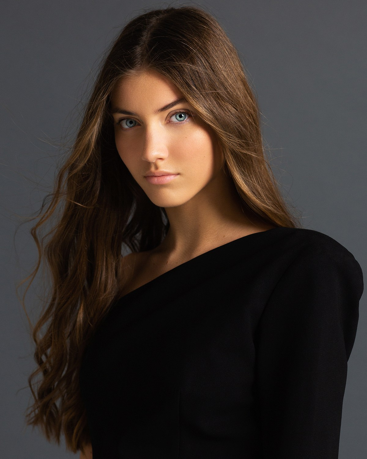 СЪЕМКИ В СТУДИИ. Oksanaseregina.wfolio.pro