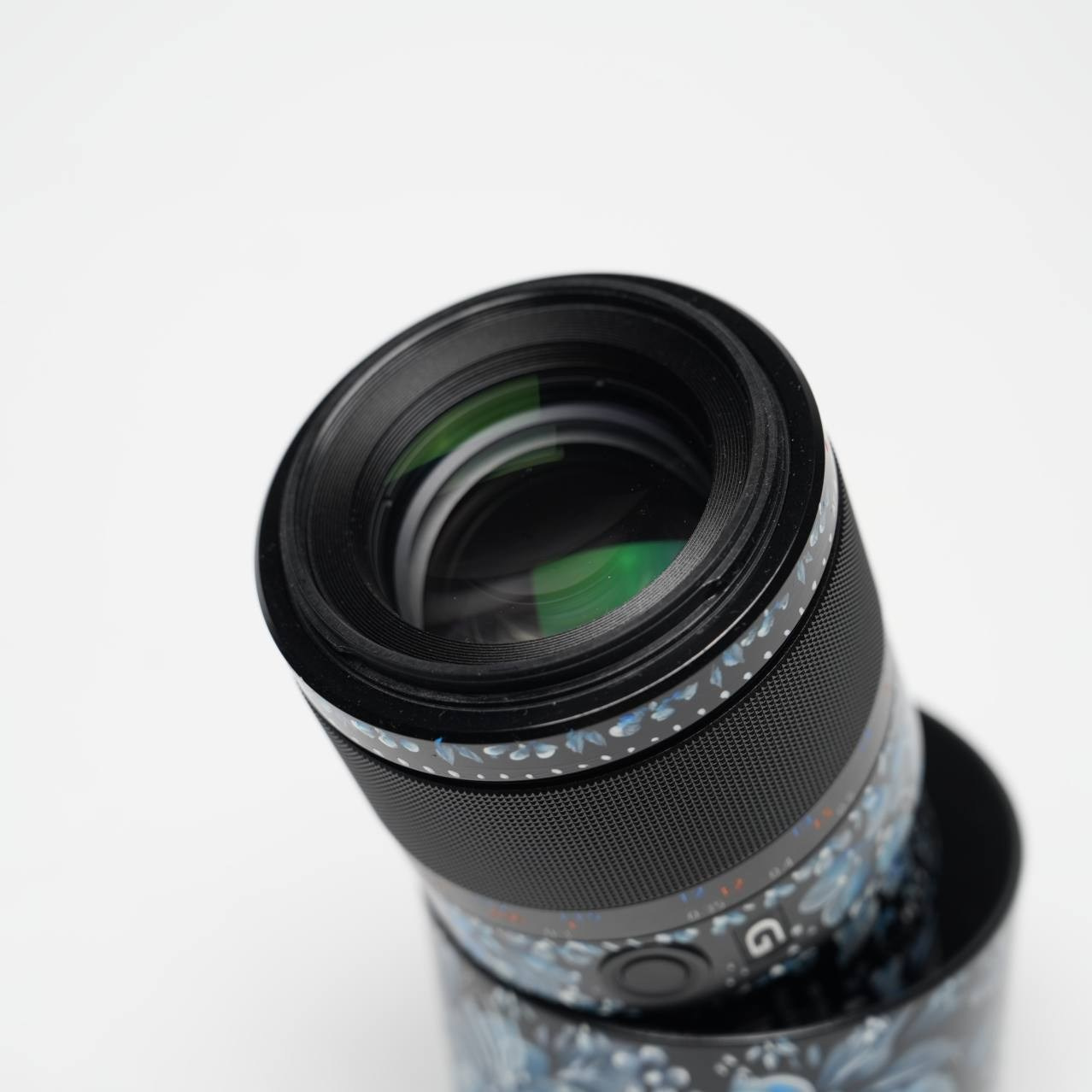 Sony 90 mm f 2,8 macro G «Гжель». Авторская роспись объективов. Превратите технику в арт-объект
