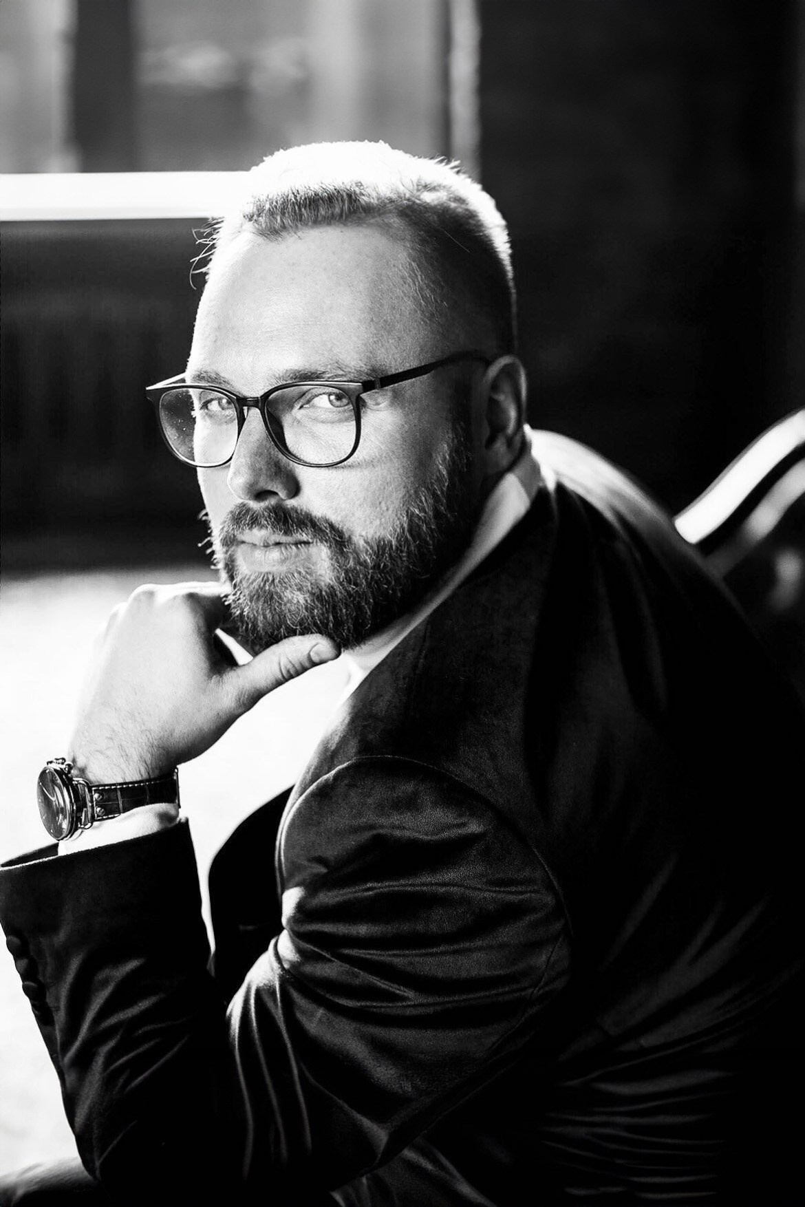 Business Portraits. Professional Wedding Photography, Portraits, and Studio Photoshoots in Phuket