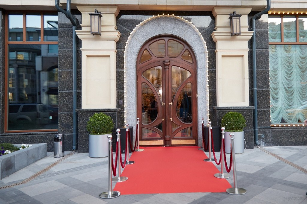 Входная группа Якиманка Холл