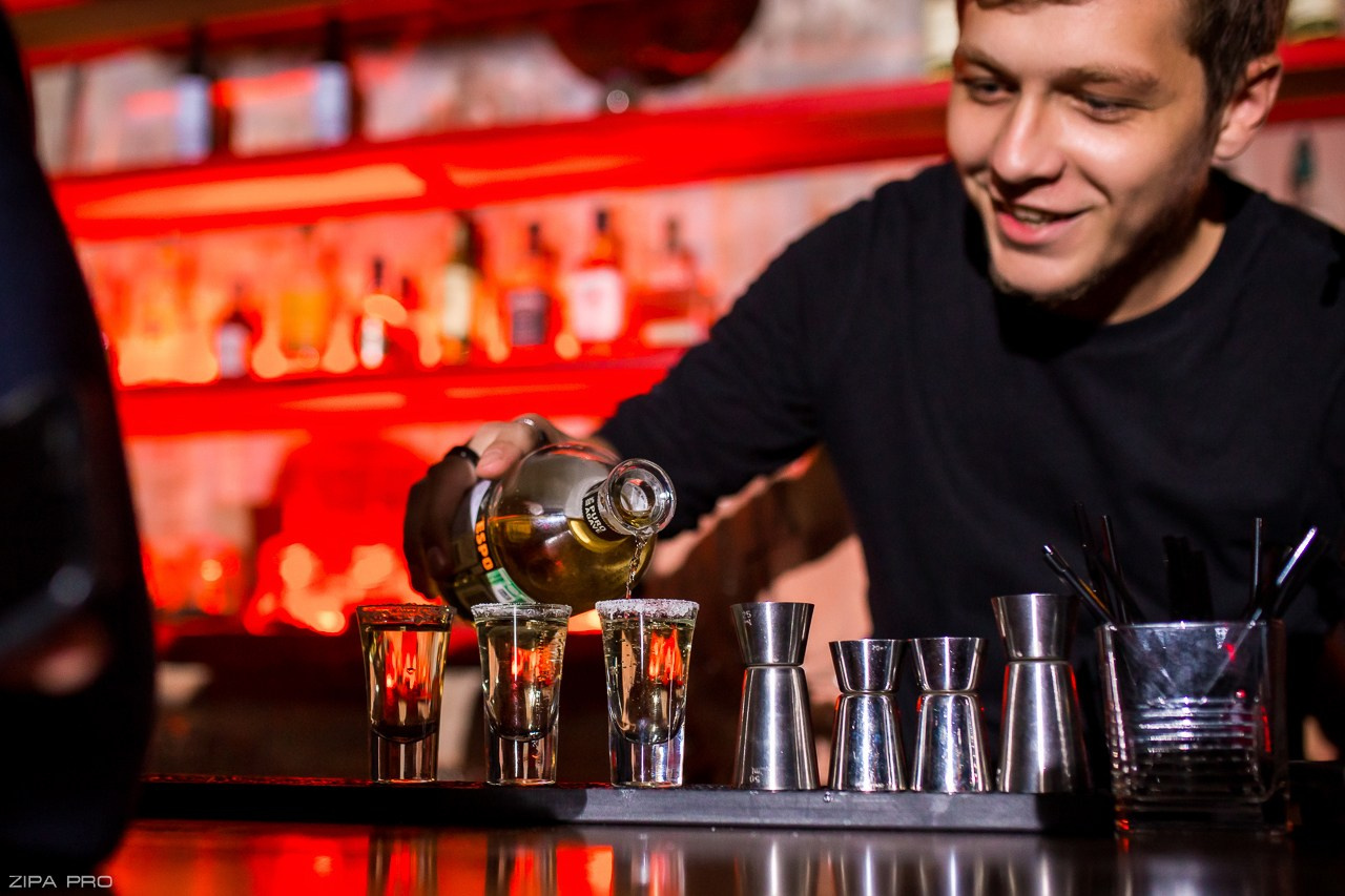 Бар «Buddu tut». Фотограф Zipa Pro