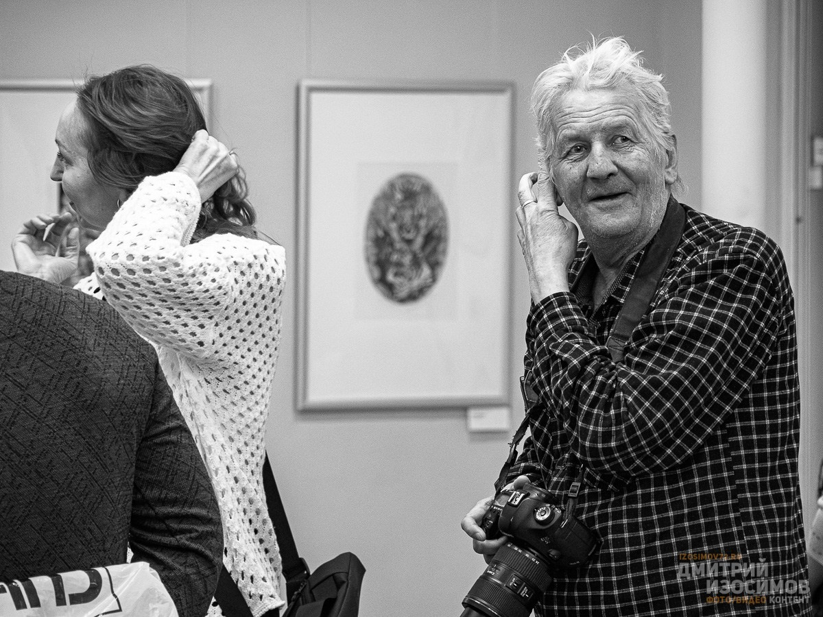 Открытие выставки Олега Яхнина