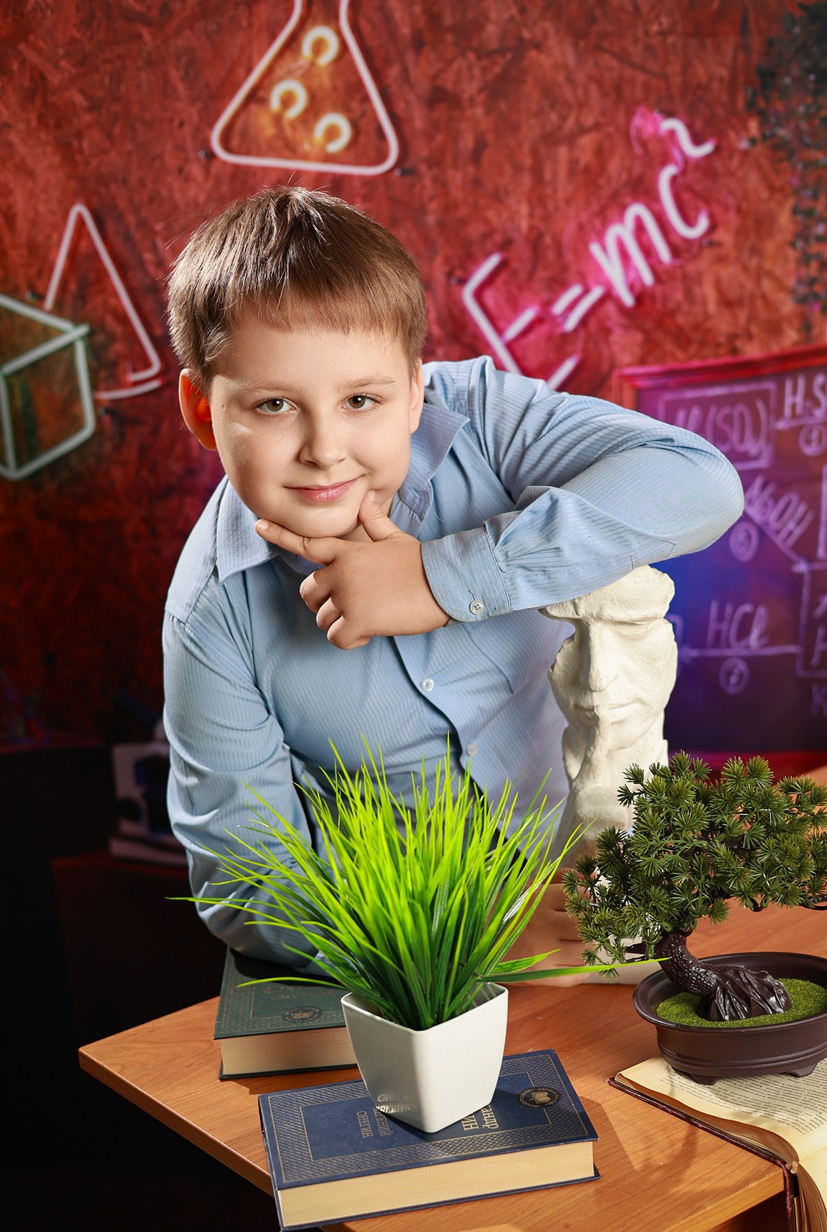 Неон формулы. Выпускные альбомы в Иваново в детский сад и школу. Александр и Светлана Янкины