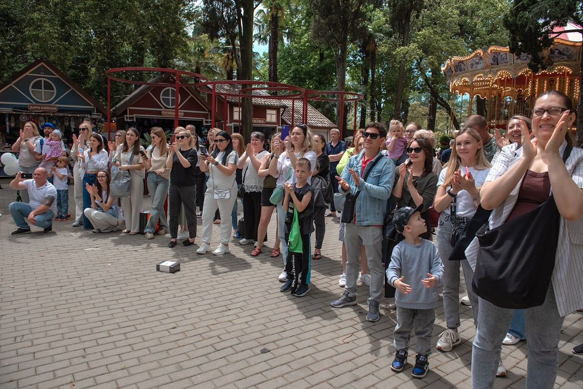 Парк Ривьера дефиле HAPPYkids. Семейный и коммерческий фотограф в Сочи Александр Бодунов
