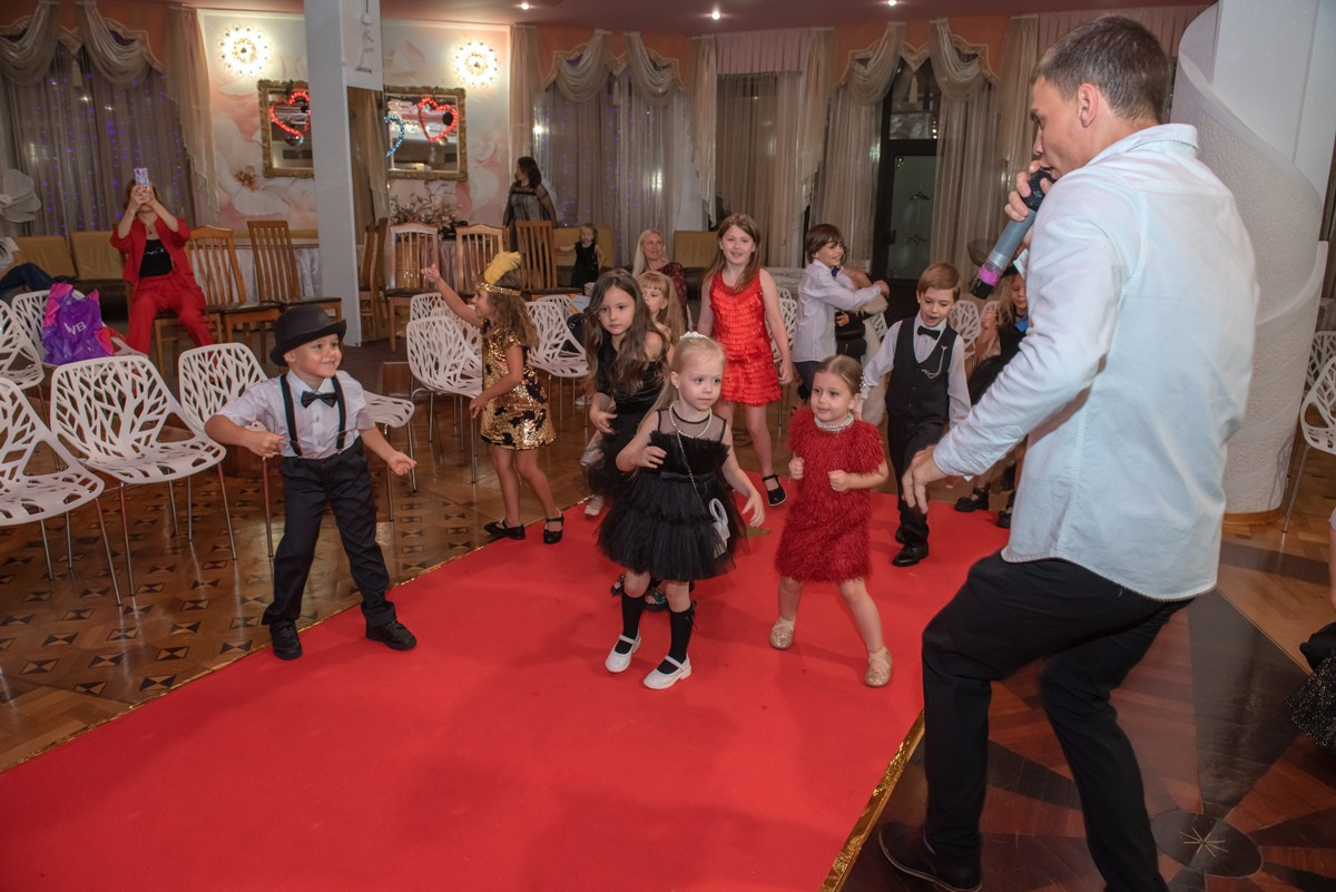 HAPPYkids дефиле санаторий Октябрьский. Семейный и коммерческий фотограф в Сочи Александр Бодунов